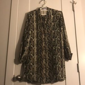 NWOT Cupcakes & Cashmere long-sleeved dress
